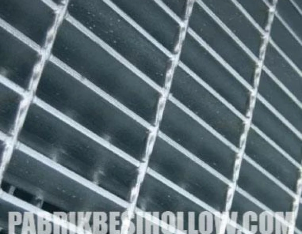 Steel Grating Plain Steel Grating 2 plain_steel_grating_givro